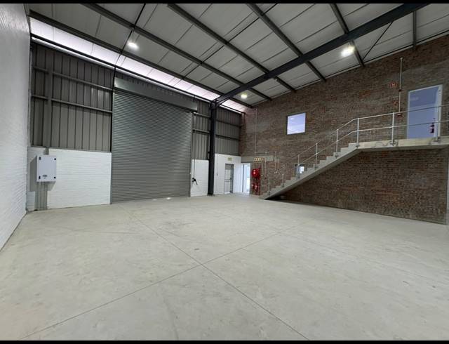 462.20M² WAREHOUSE TO LET IN FIRGROVE